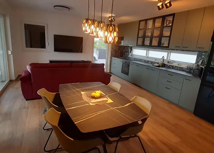 Good Vibes Rogoznica (Sibenik-Knin)