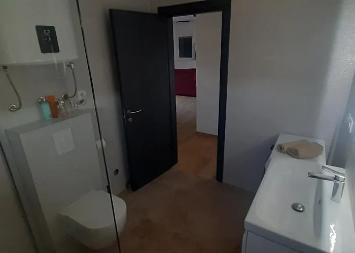 Good Vibes * Rogoznica (Sibenik-Knin)